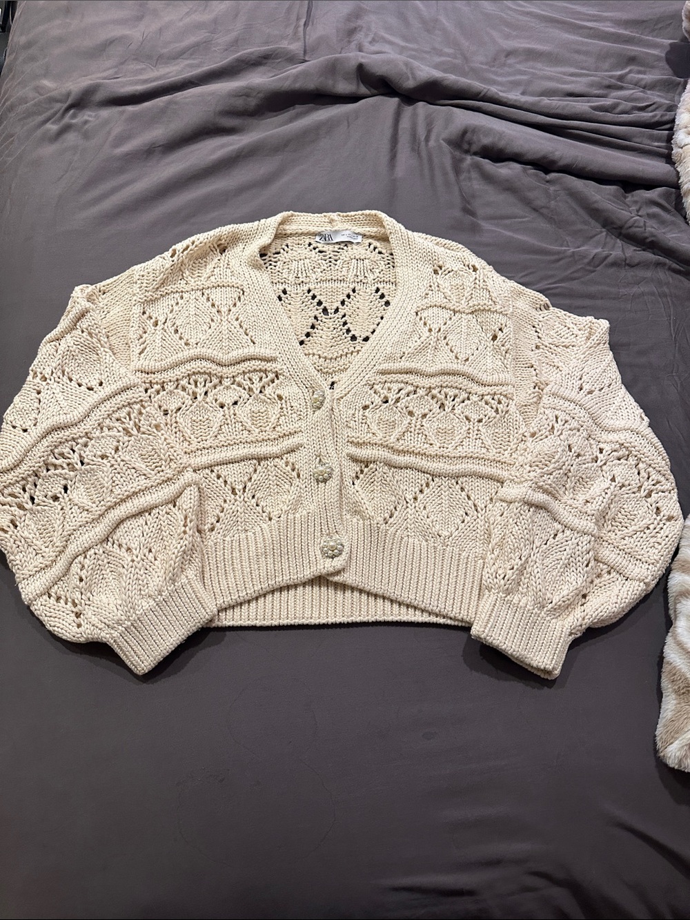 ZARA Chunky Knit Cream V-Neck Cardigan Sweater
